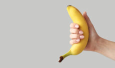 なぜちんこが左曲がり？オナニー無関係の理由と治し方を泌尿器科医が解説