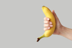 なぜちんこが左曲がり？オナニー無関係の理由と治し方を泌尿器科医が解説